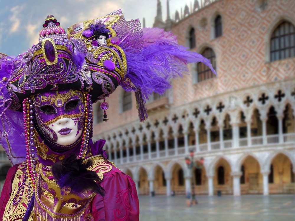 Private Mask Painting workshop in Venice